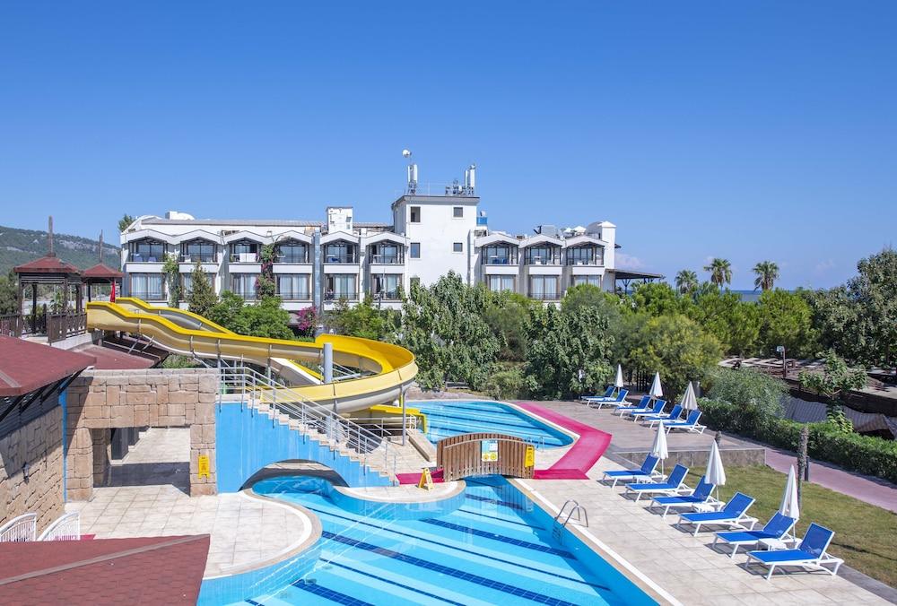 Labada Beach Hotel Çamyuva Esterno foto
